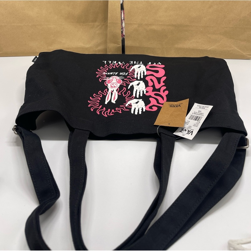 Vans Campus Tote Bag Black/Pink Snap closure With Inside Pocket VN000HE9BLK
NWT - Picture 5 of 16